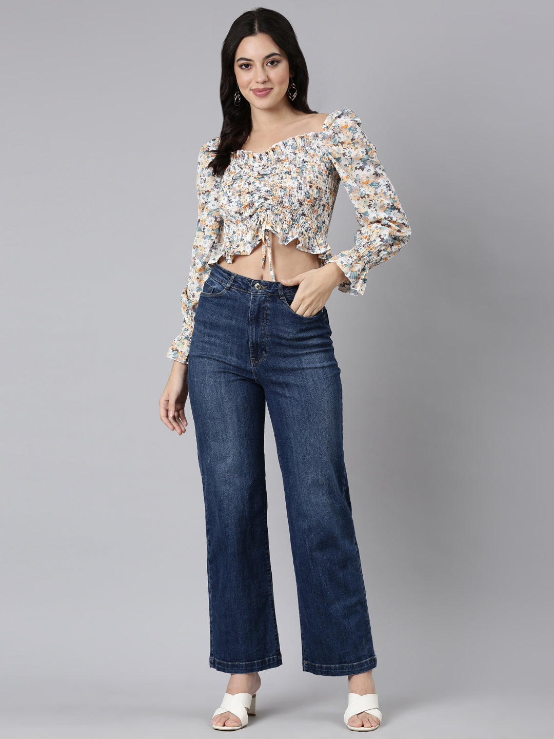Women's Off White Floral Printed Sweetheart Neck Cuffed Sleeves Smocked Ruched Crepe Crop Top