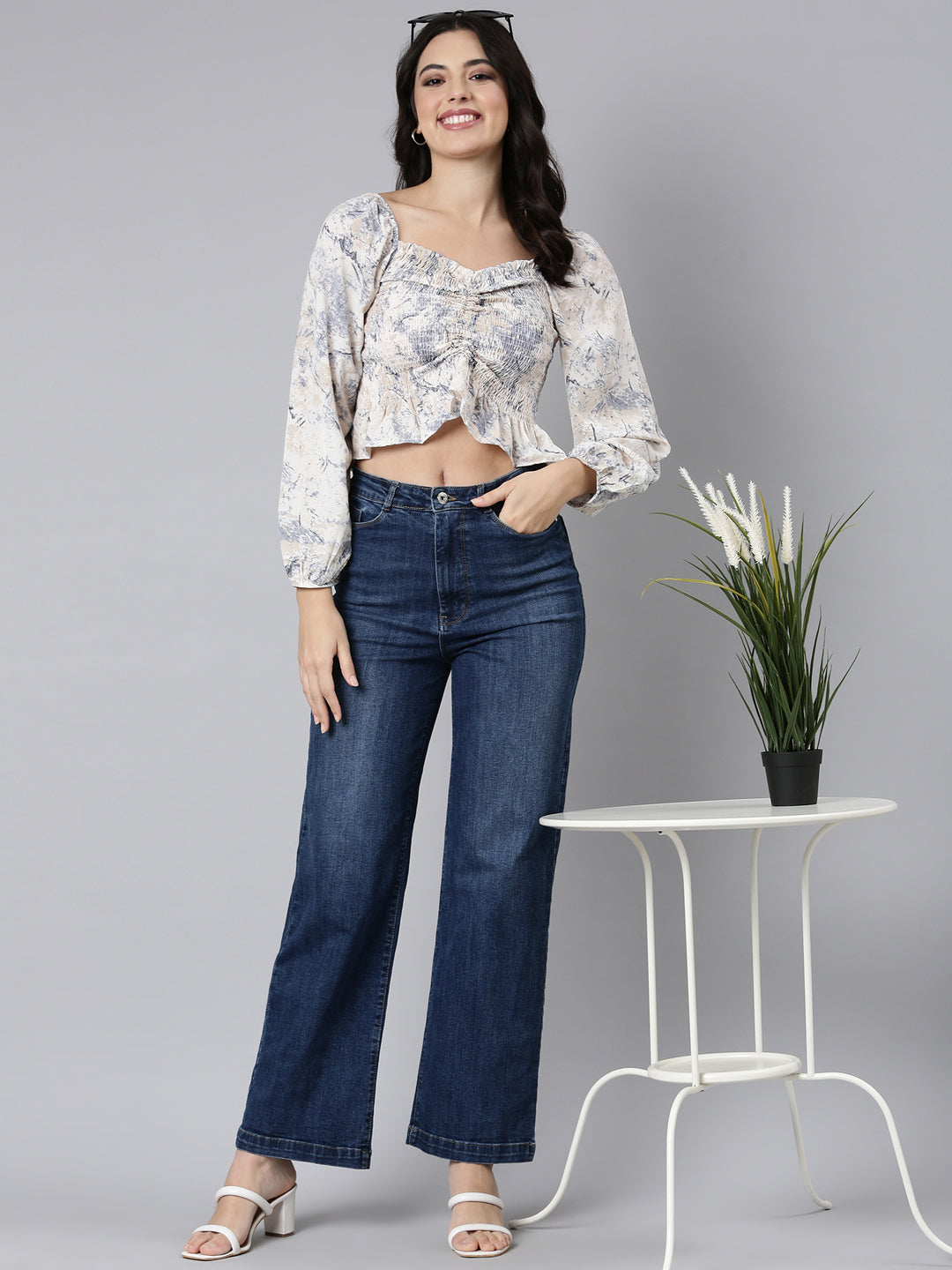 Women's Cream Printed Sweetheart Neck Puff Sleeves Crop Fitted Top