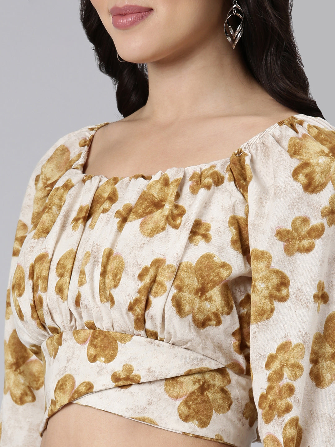 Women's Beige Floral Printed Square Neck Puff Sleeves Crop Top