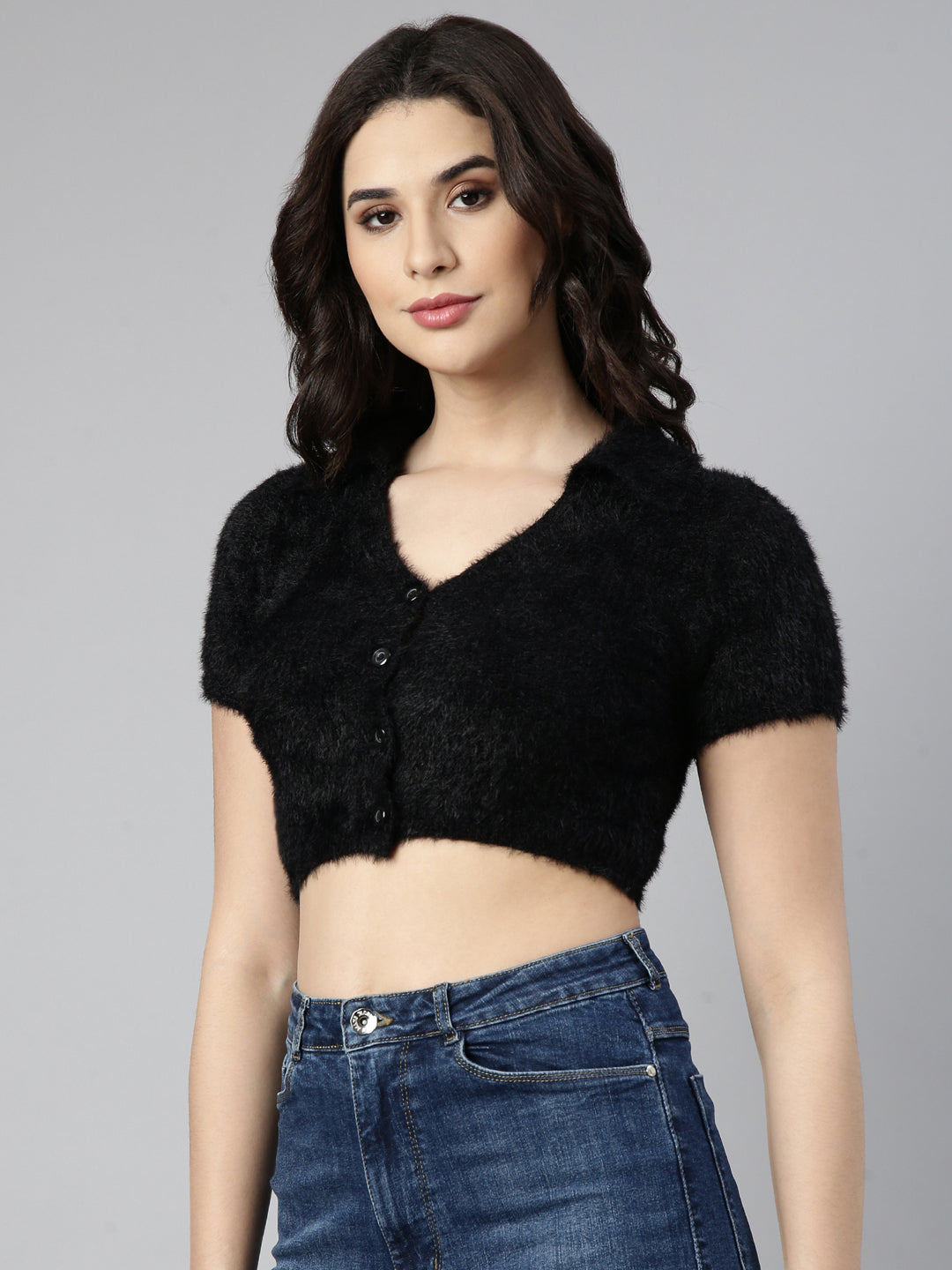 Women's Black V-Neck Short Sleeves Crop Top