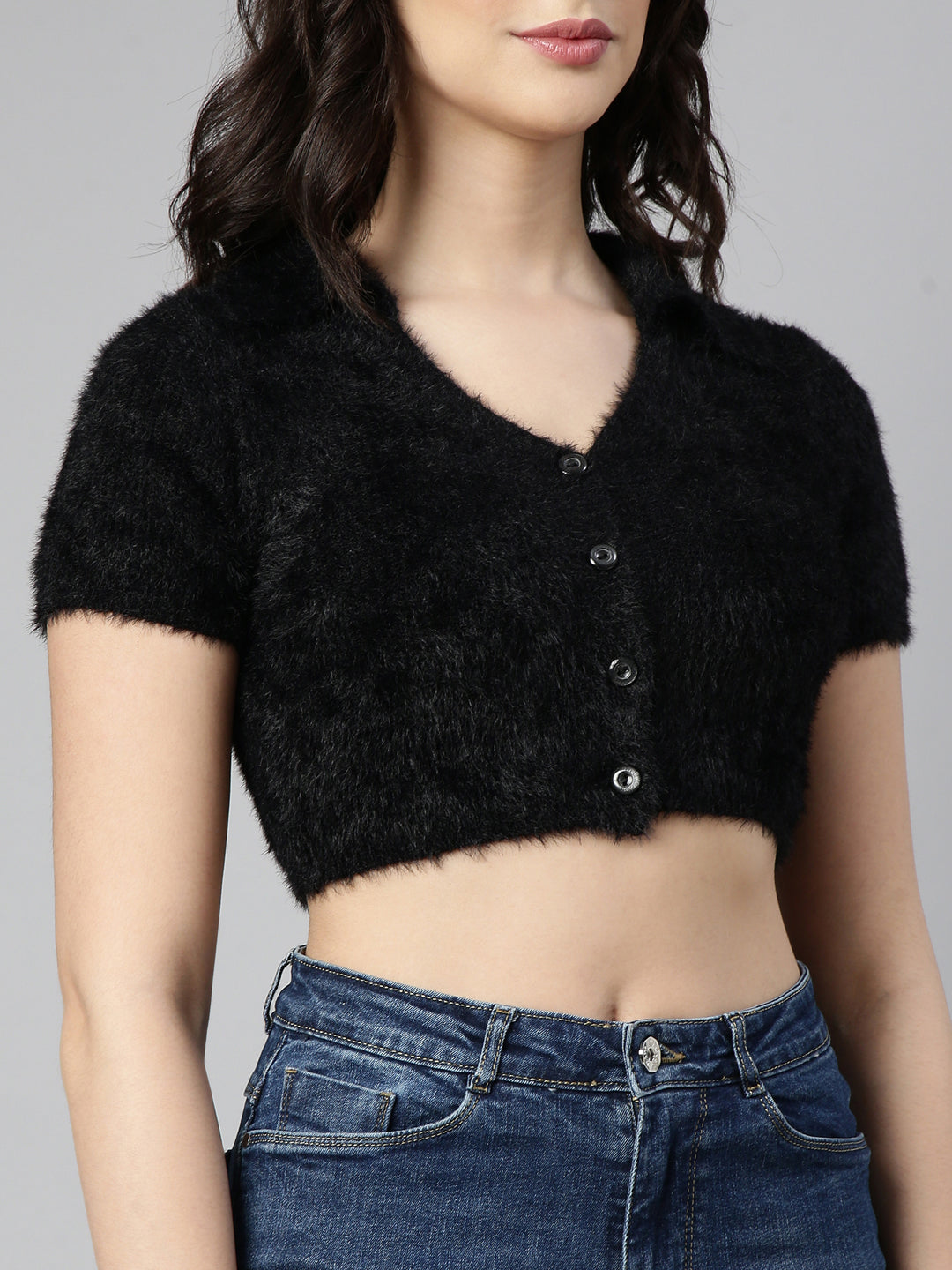 Women's Black V-Neck Short Sleeves Crop Top
