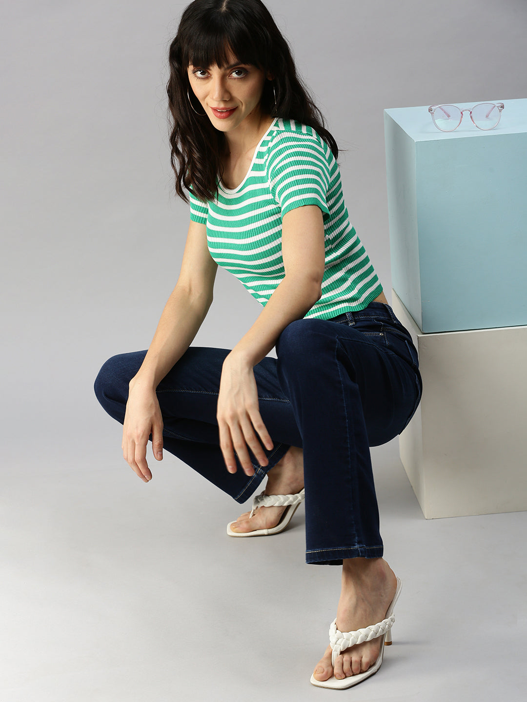 Women's Blue Relaxed Fit High-Rise Light Fade Stretchable Jeans
