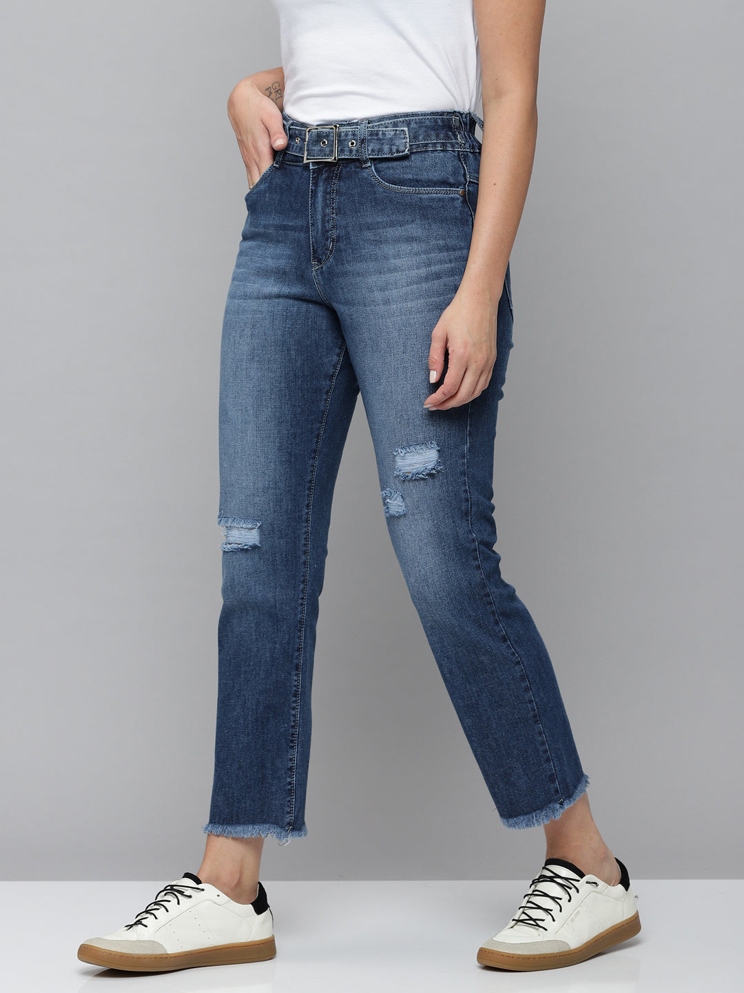 Women's Blue Jean Relaxed Fit High-Rise Mildly Distressed Light Fade Stretchable Jeans