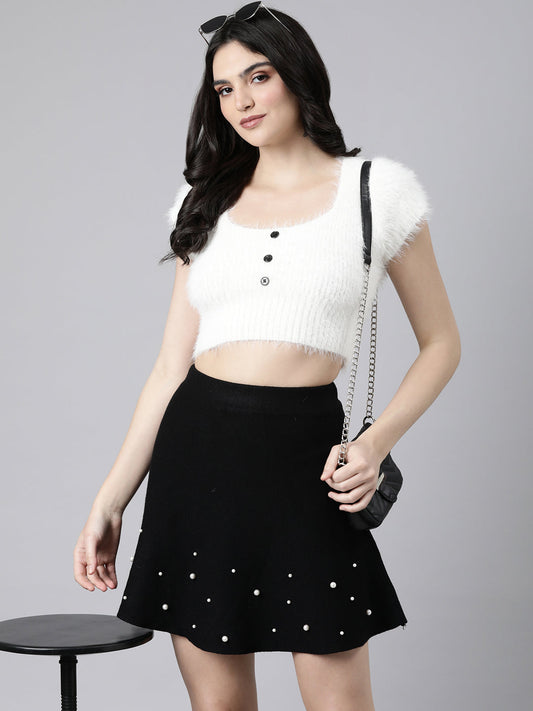 Women's Off White Round Neck Short Sleeves Opaque Fitted Casual Crop Top