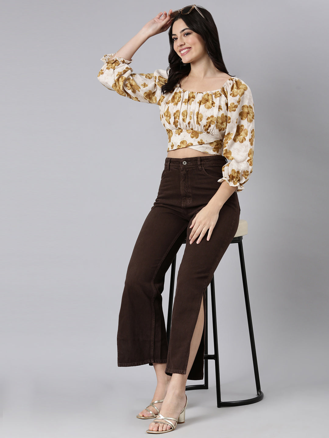 Women's Beige Floral Printed Square Neck Puff Sleeves Crop Top