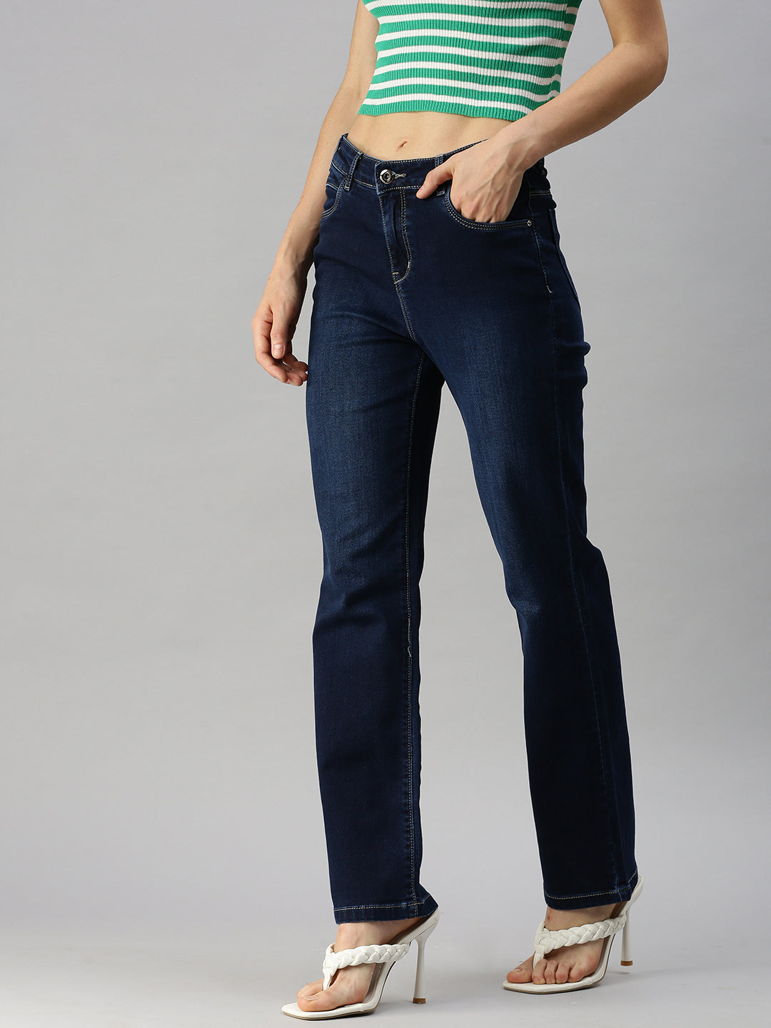 Women's Blue Relaxed Fit High-Rise Light Fade Stretchable Jeans
