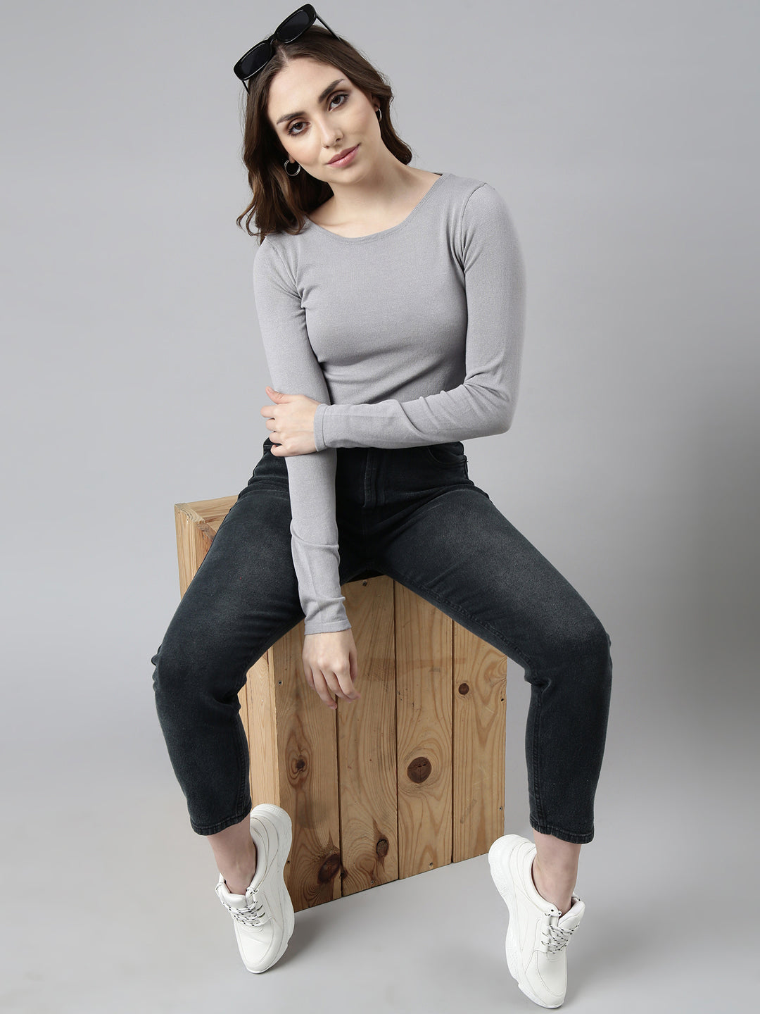 Women's Solid Grey Round Neck Crop Top