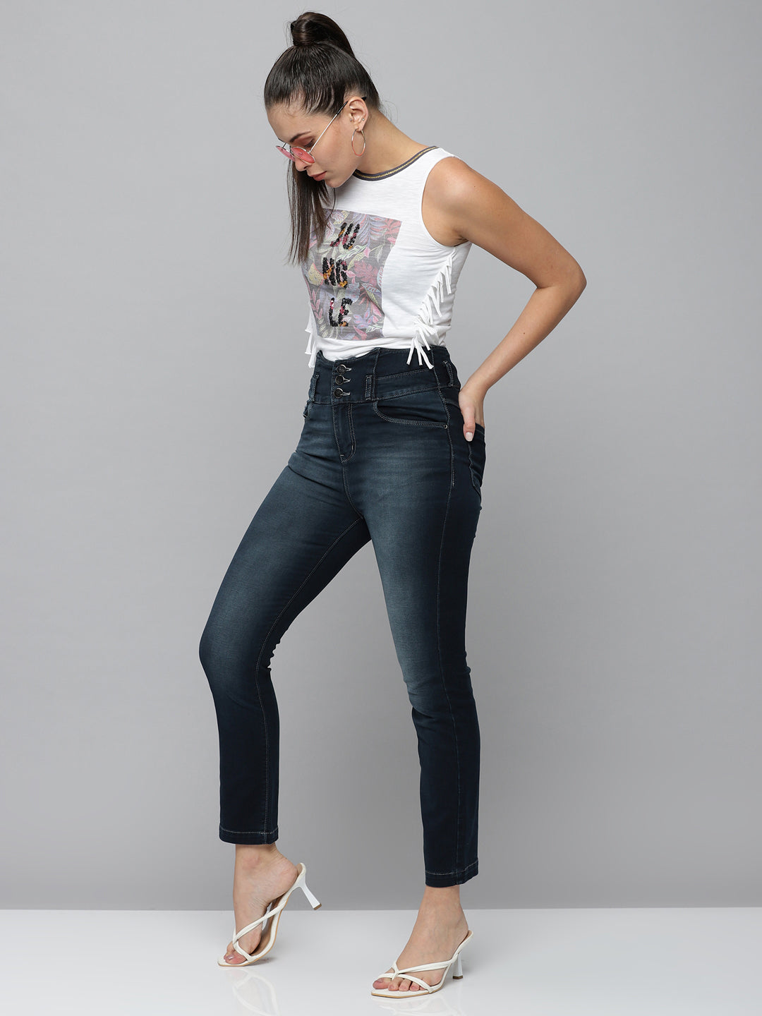 Women's Blue Jean Straight Fit High-Rise Light Fade Stretchable Jeans