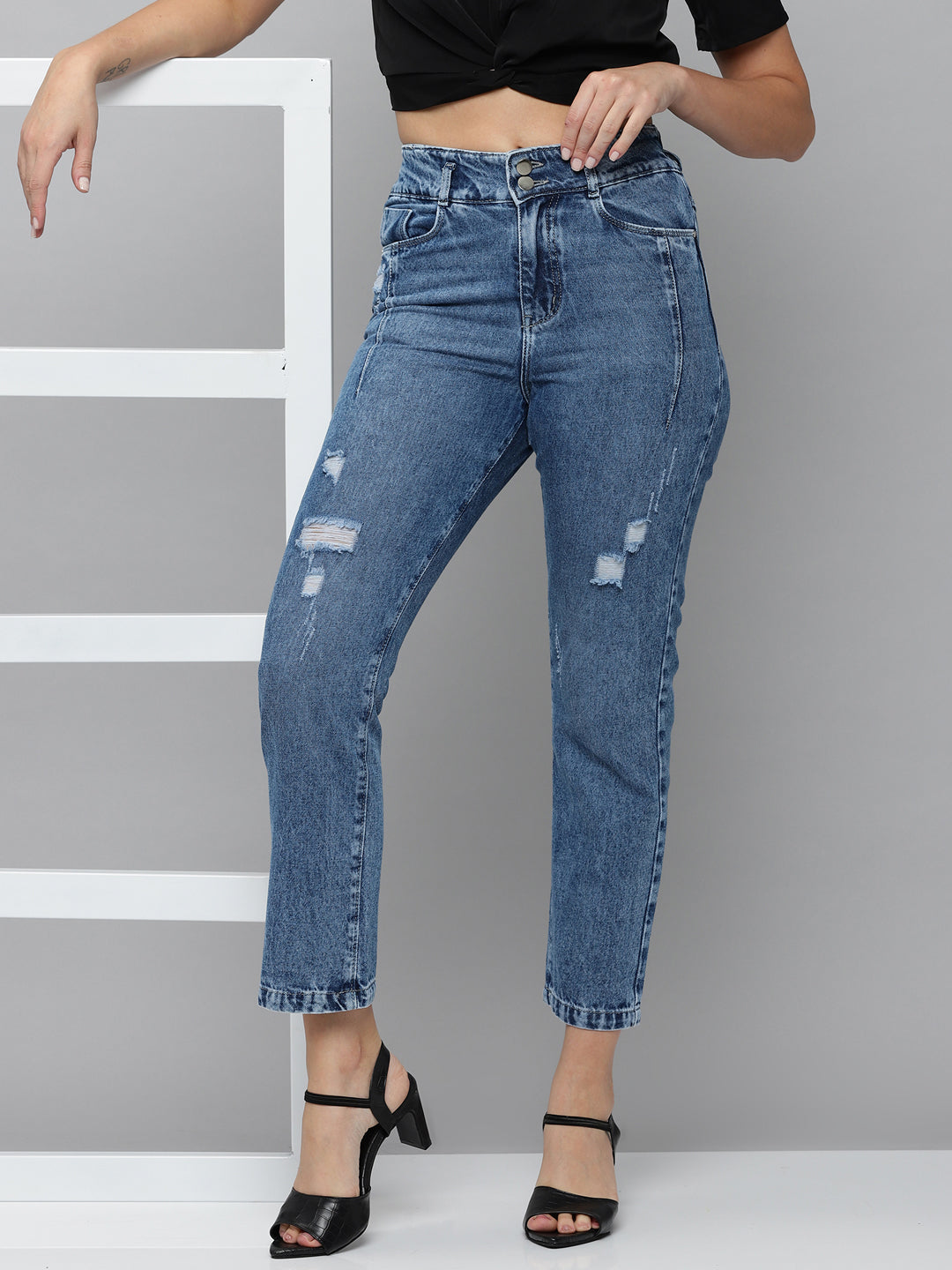 Women's Blue Jean Straight Fit High-Rise Mildly Distressed Light Fade Jeans