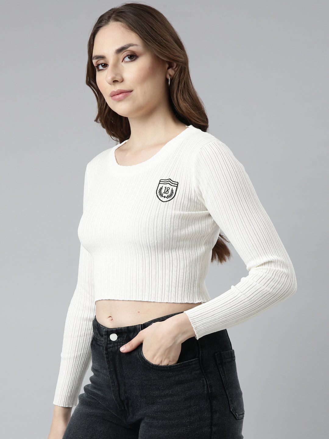 Women's Off White Round Neck Fitted Crop Top