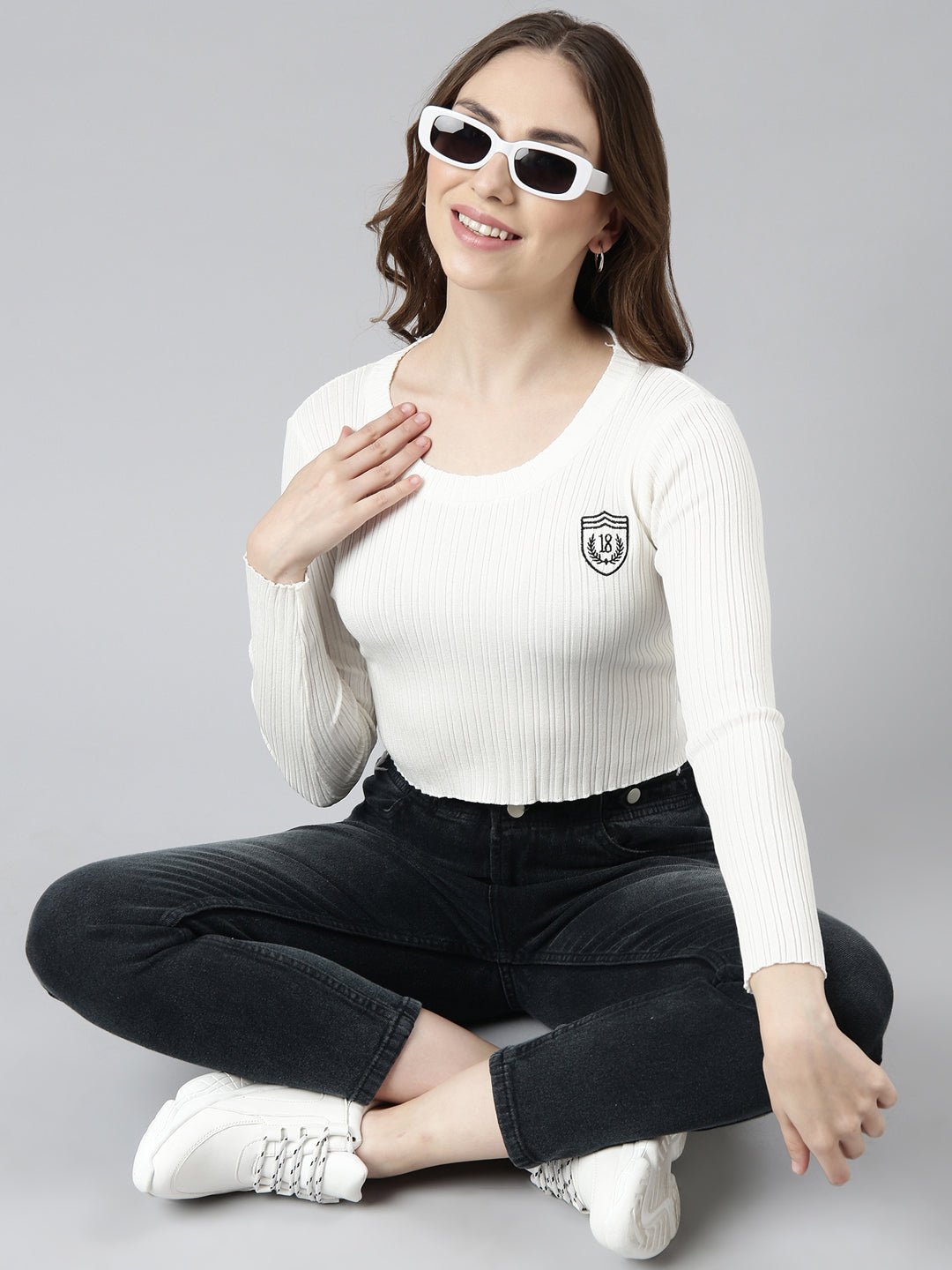 Women's Off White Round Neck Fitted Crop Top