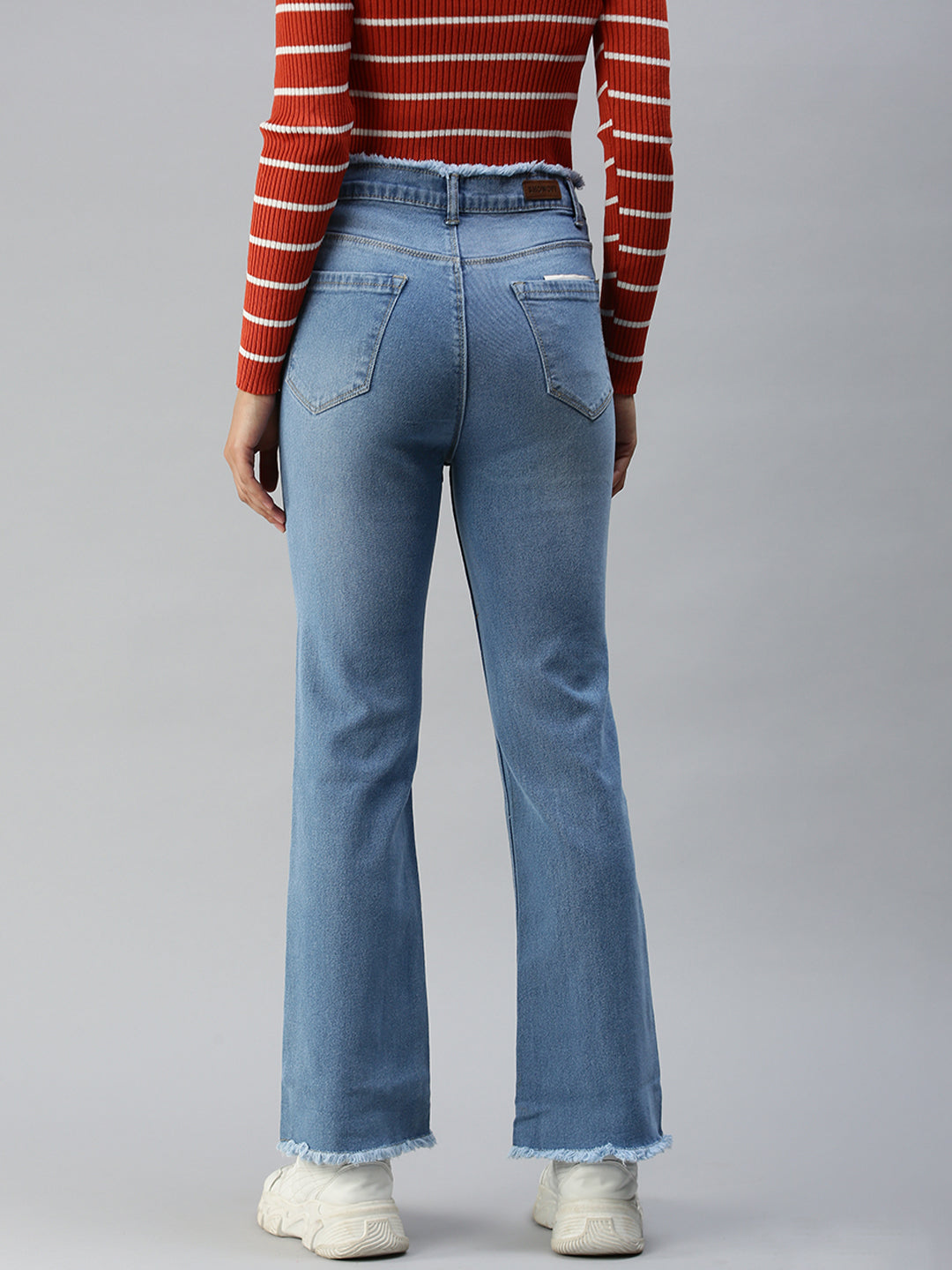 Women's Blue Relaxed Fit High-Rise Mildly Distressed Light Fade Stretchable Jeans